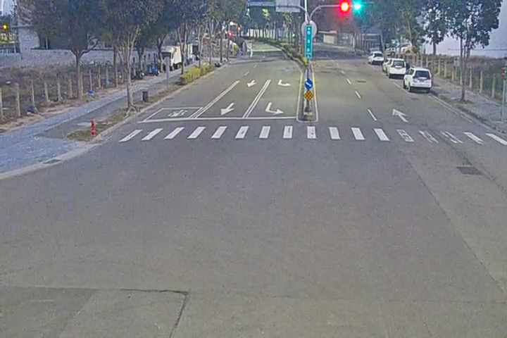 經貿路/經貿五路(車流往黎明路)