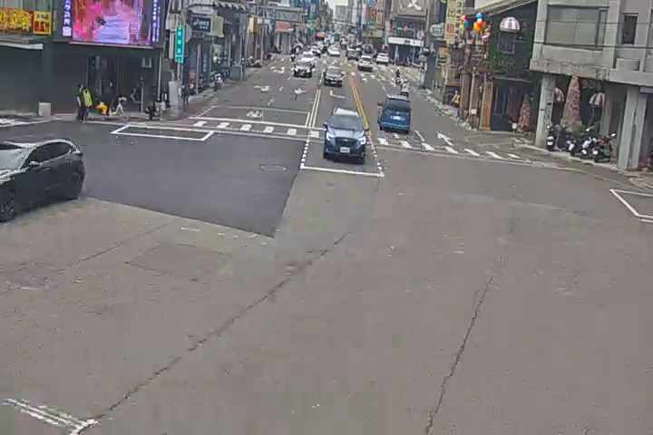 台中市西區民權路/建國路(右側車流往向上路)