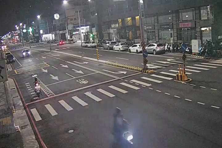 台中市道路 [04273]進化北路/學士路(右側車流往崇德路) Jinhua N. Rd./Xueshi Rd. (Right side Traffic flow to Chongde Rd.)