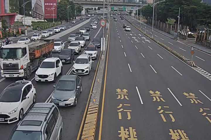 台中市道路 [07285]台灣大道/安和路(右側車流往文心路)(中央分隔島),Taiwan Blvd./Anhe Rd.(Right side Traffic flow to Wenxin Rd.)