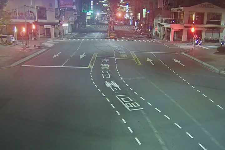 崇德路/太原路(右側車流往文心路)