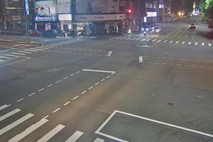 民權路/五權路(右側車流往三民路)