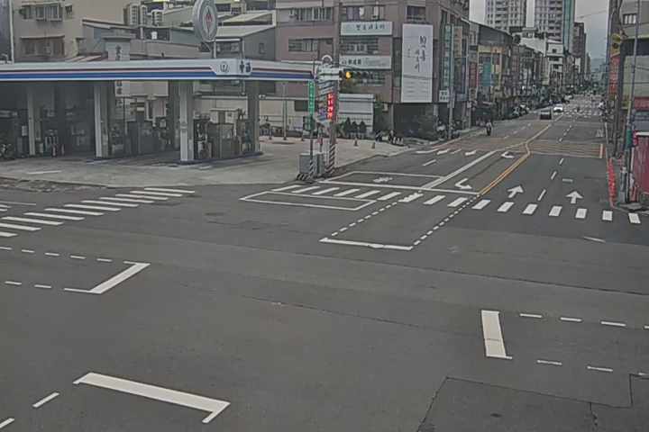 台中市西區向上路/忠明南路(右側車流往民權路方向)
