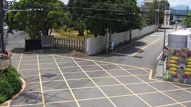 台中市  [26322]華豐街/興義街/興隆街 (右側車流往協興街)Huafeng St./Xingyi St./Xinglong St.(Right side Traffic flow to Xiexing St.) 距離3.6公里 氣溫23.2度