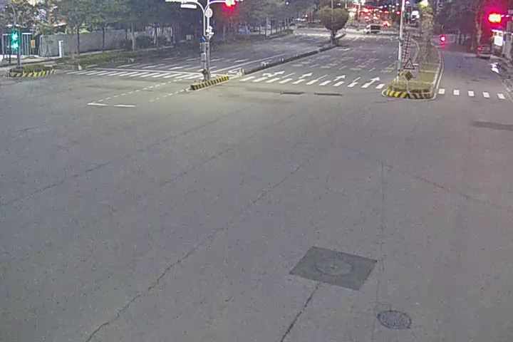 台中市道路 [07117] 市政路/河南路(右側車流往環中路),Shizheng Rd./,Henan Rd. (Right side Traffic flow to Huanzhong Rd.) 距離824公尺