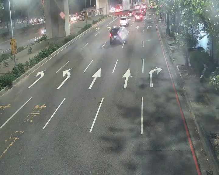 台中市道路 [06033]環中東路/建軍二街(太原下匝道車流往東山路),Huanzhong E. Rd/Jianjun 2nd St (  to Dongshan Rd) 距離2.2公里