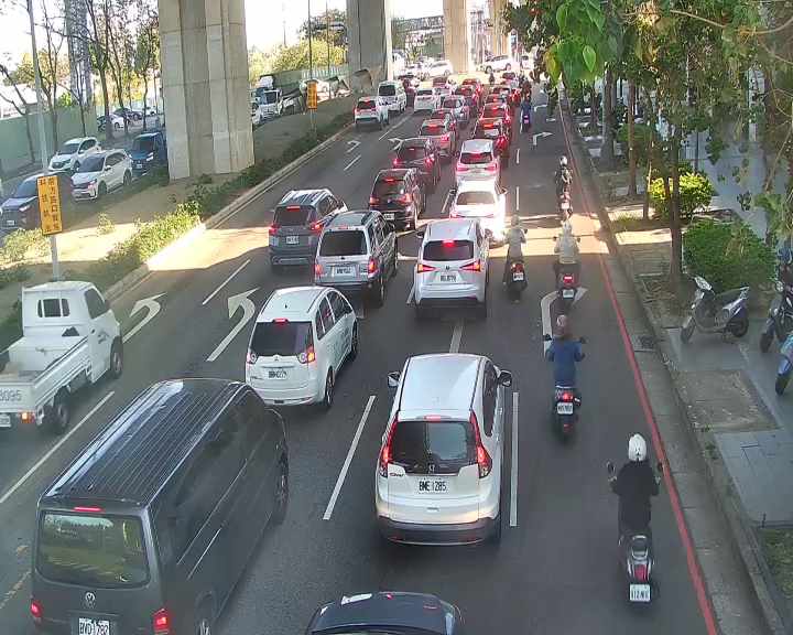 環中東路/建軍二街(太原下匝道車流往東山路)