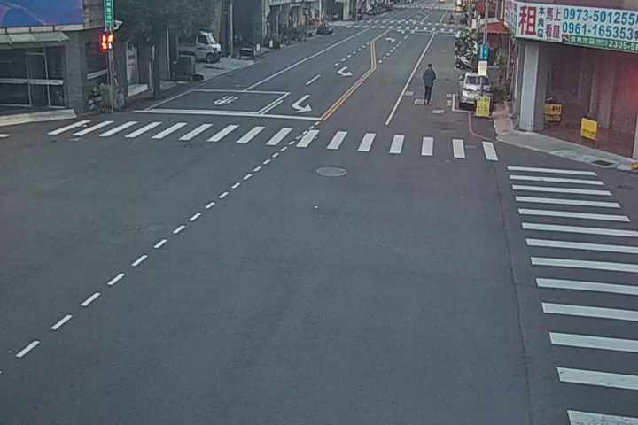 向上南路/東興路(右側車流往文心路)