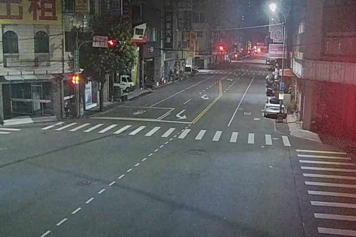 向上南路/東興路(右側車流往文心路)