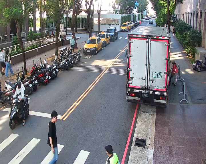 台中市北區五順街(中國醫藥大學重症大樓後門)