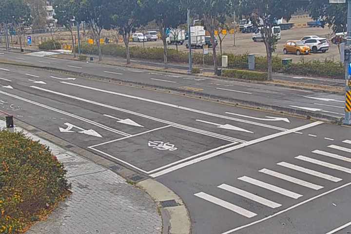 台中市北屯區大鵬路/經貿路(右側車流往凱旋路)