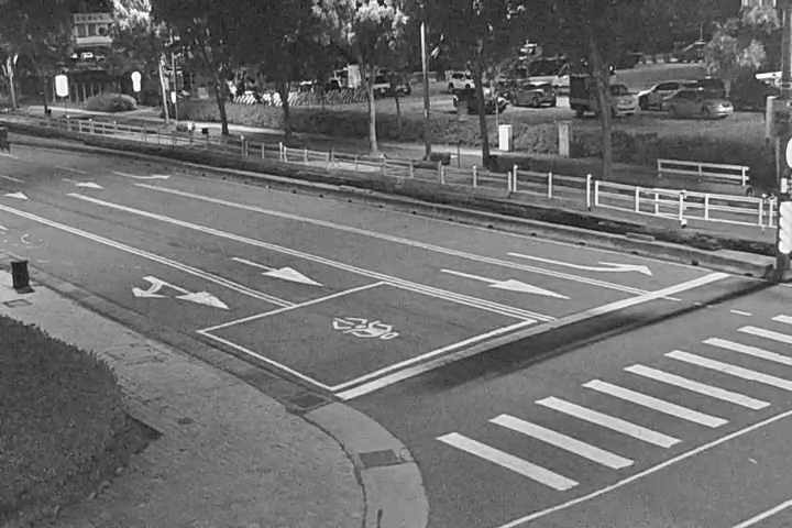 台中市北屯區大鵬路/經貿路(右側車流往凱旋路)