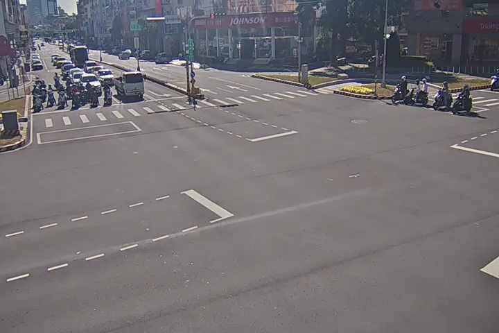 台中市北區進化北路/崇德路(右側車流往五權路)