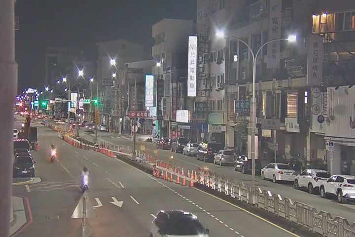 台中市北區進化北路/崇德路(右側車流往五權路)