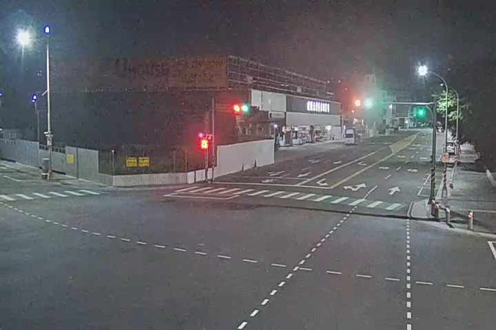 建國北路/東興路(右側車流往忠明南路)